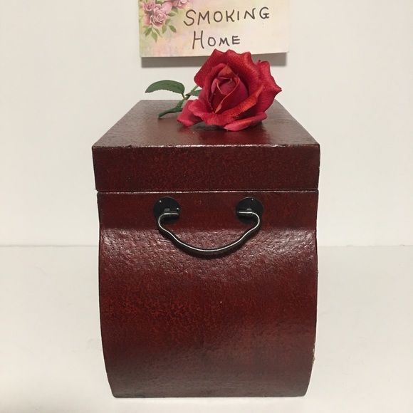 HOME GOODS CHEST BOX WITH LID 8 1/4” H X 10 3/4” W - Picture 3 of 8